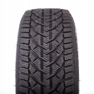 2x OPONY ZIMOWE 245/40R18 Kormoran Snow 97V